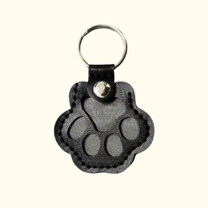 猫の肉球チャーム